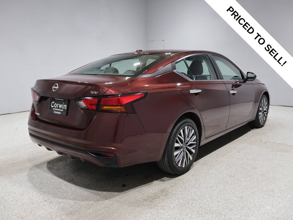 Used 2023 Nissan Altima 2.5 SV FWD image 2