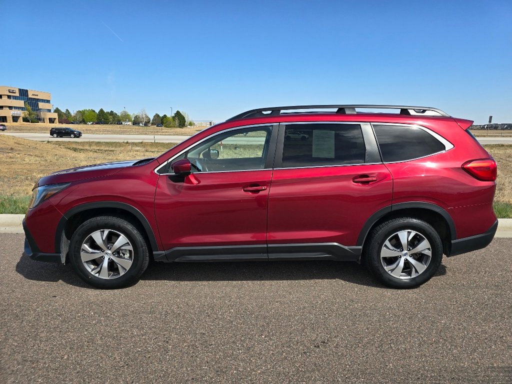 Used 2025 Subaru Ascent Premium image 2