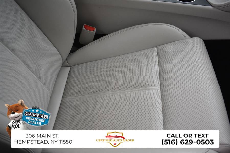 Used 2025 Genesis G70 2.5T image 23