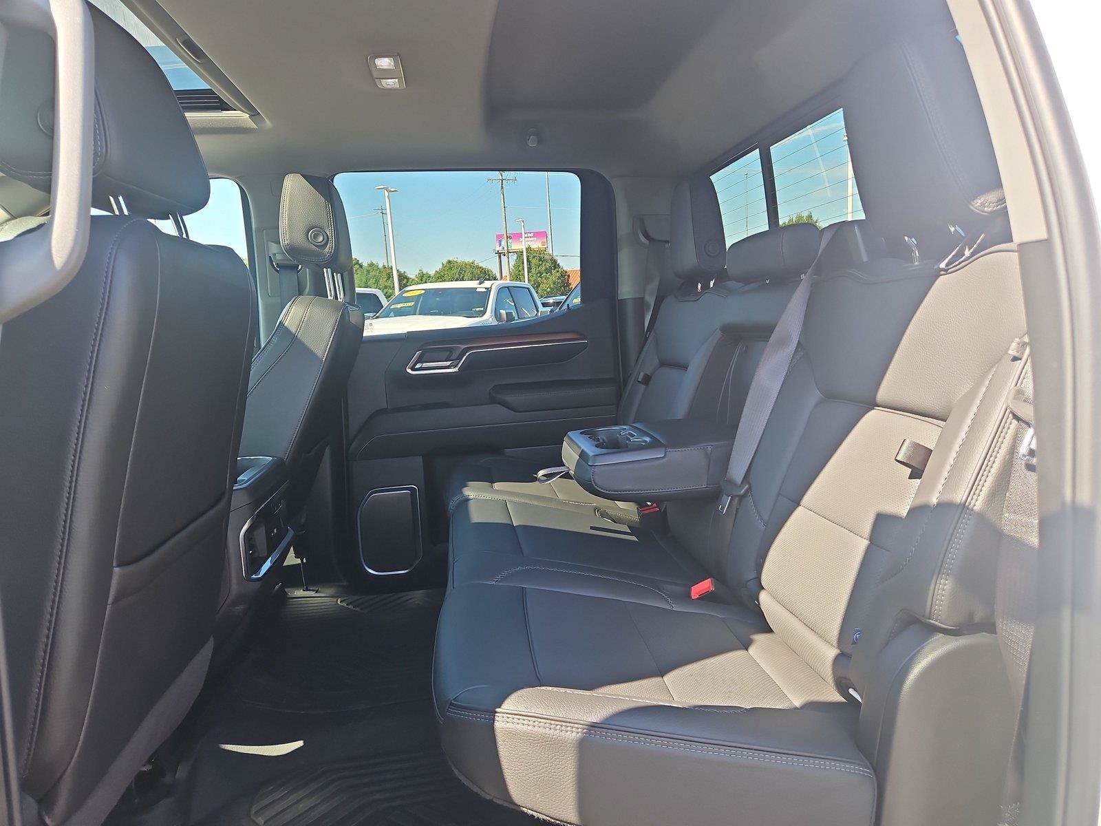Used 2024 GMC Sierra 1500 Denali w/ Technology Package AWD/4WD image 12