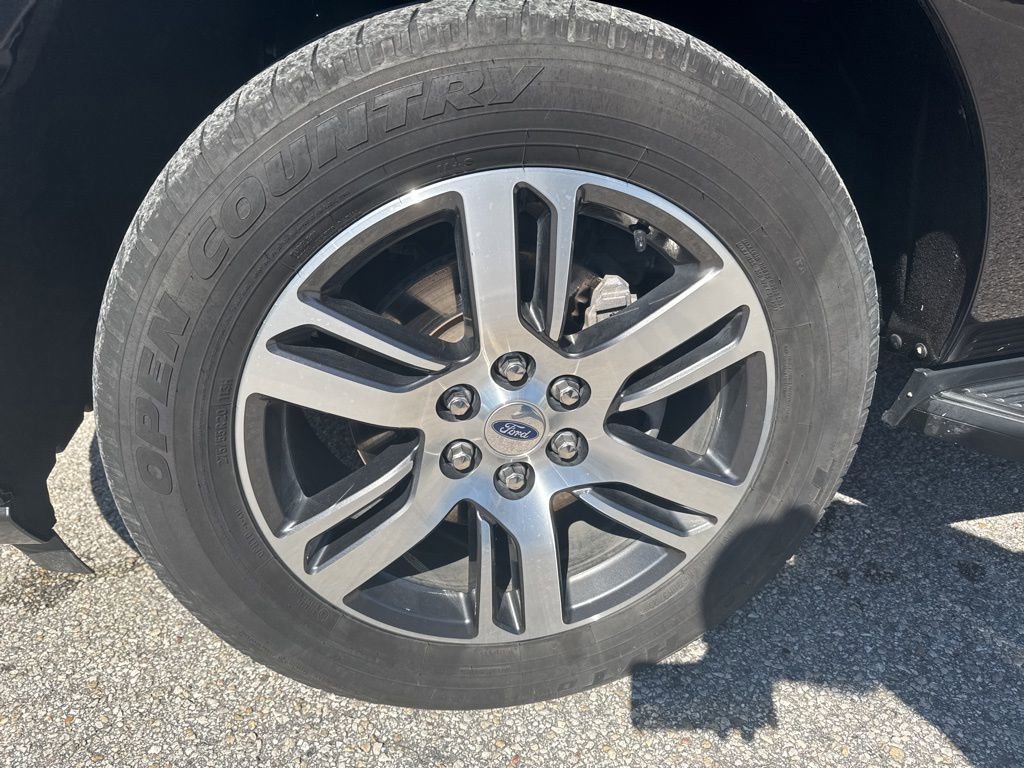 Used 2024 Ford Expedition Max Limited image 13
