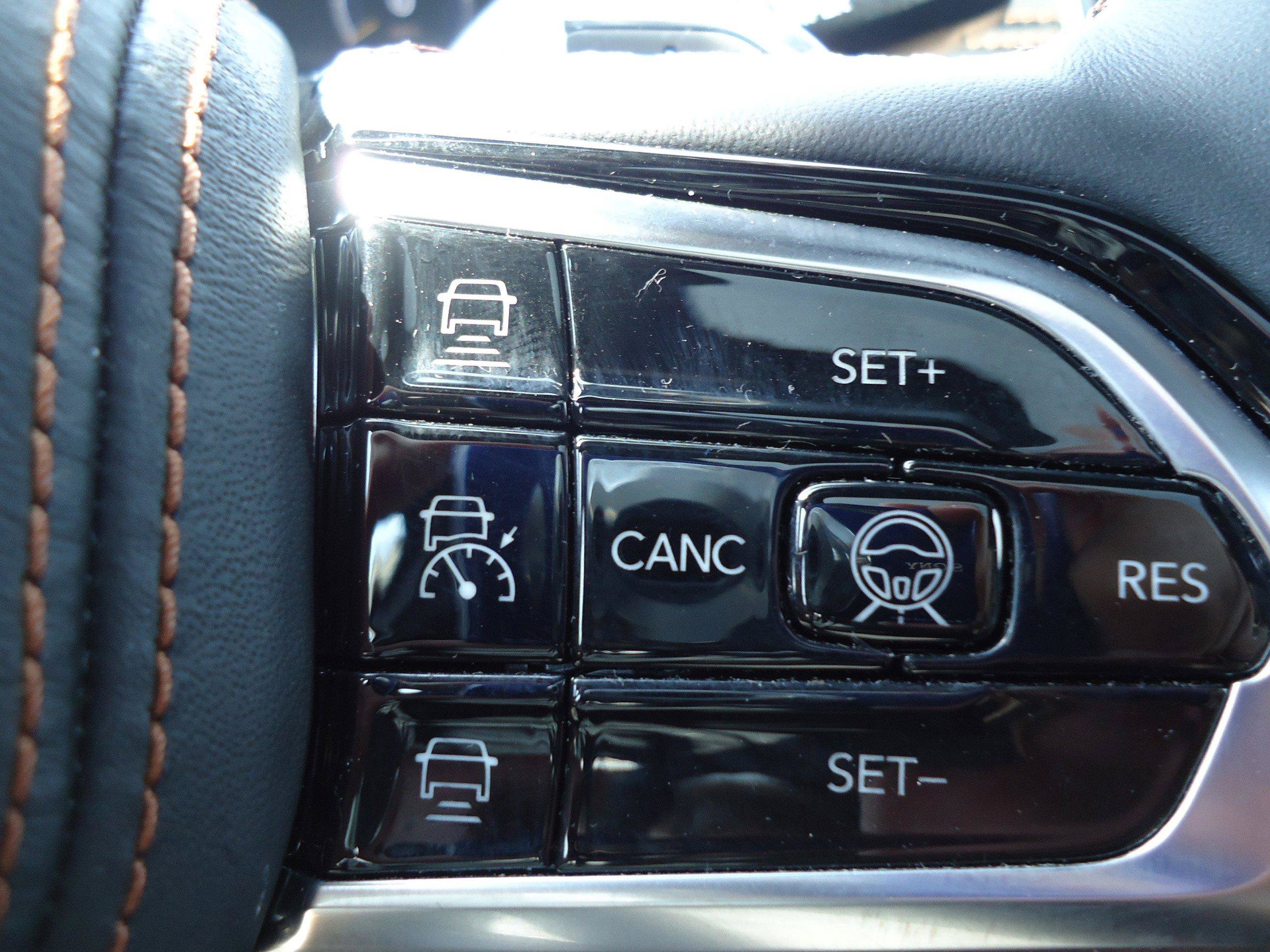 Used 2021 Jeep Grand Cherokee L Summit w/ Luxury Tech Group V AWD/4WD image 22