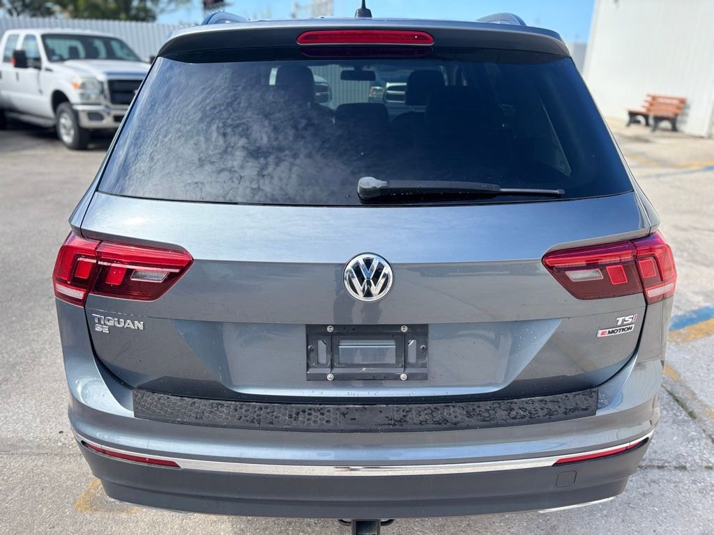 Used 2018 Volkswagen Tiguan SE w/ Panoramic Sunroof Package AWD/4WD image 4
