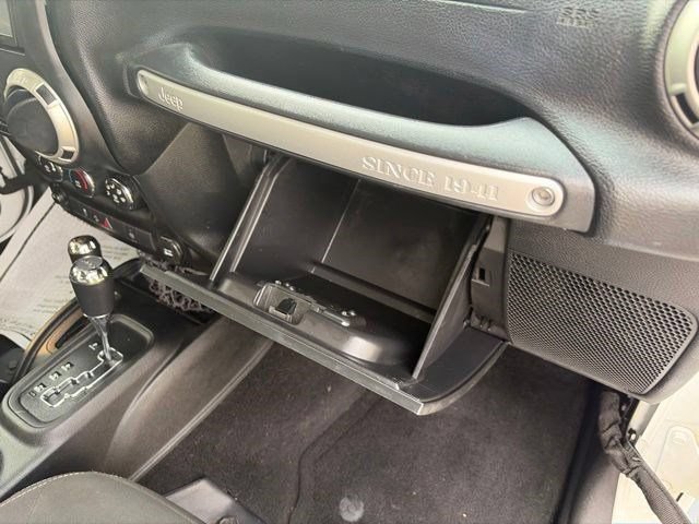 Used 2017 Jeep Wrangler Unlimited Sahara w/ Max Tow Package AWD/4WD image 34