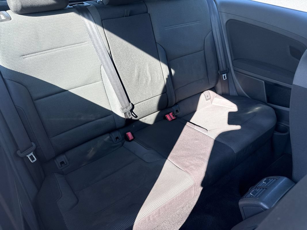 Used 2015 Volkswagen Golf Launch Edition FWD image 14