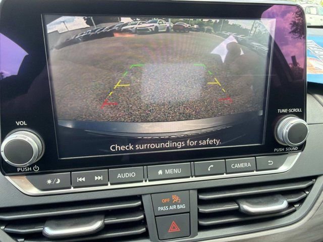 Used 2025 Nissan Altima 2.5 SV FWD image 29