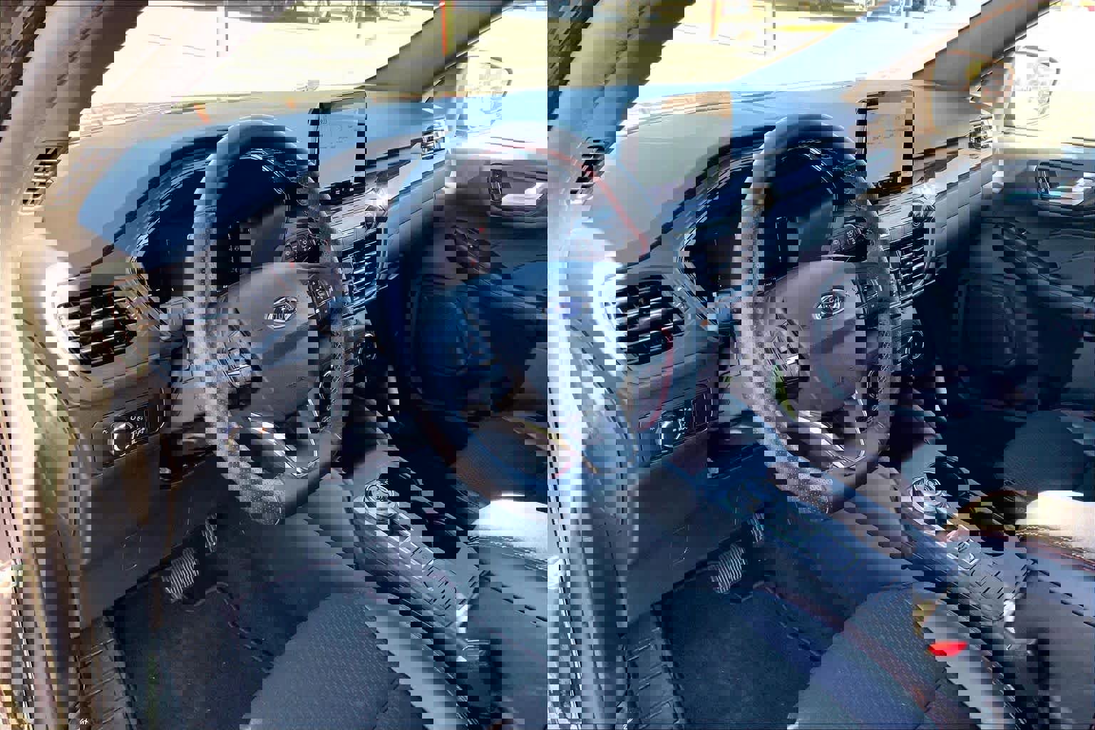 Used 2025 Ford Escape ST-Line AWD/4WD image 18