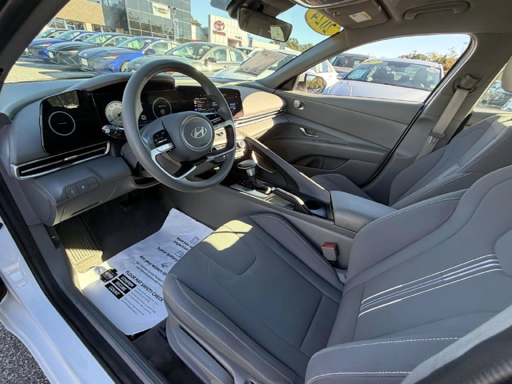 Certified 2024 Hyundai Elantra SEL FWD image 10