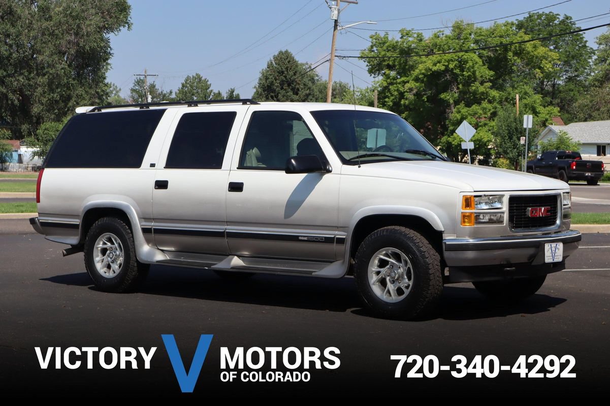 Used 1999 GMC Suburban 4WD w/ Convenience Group