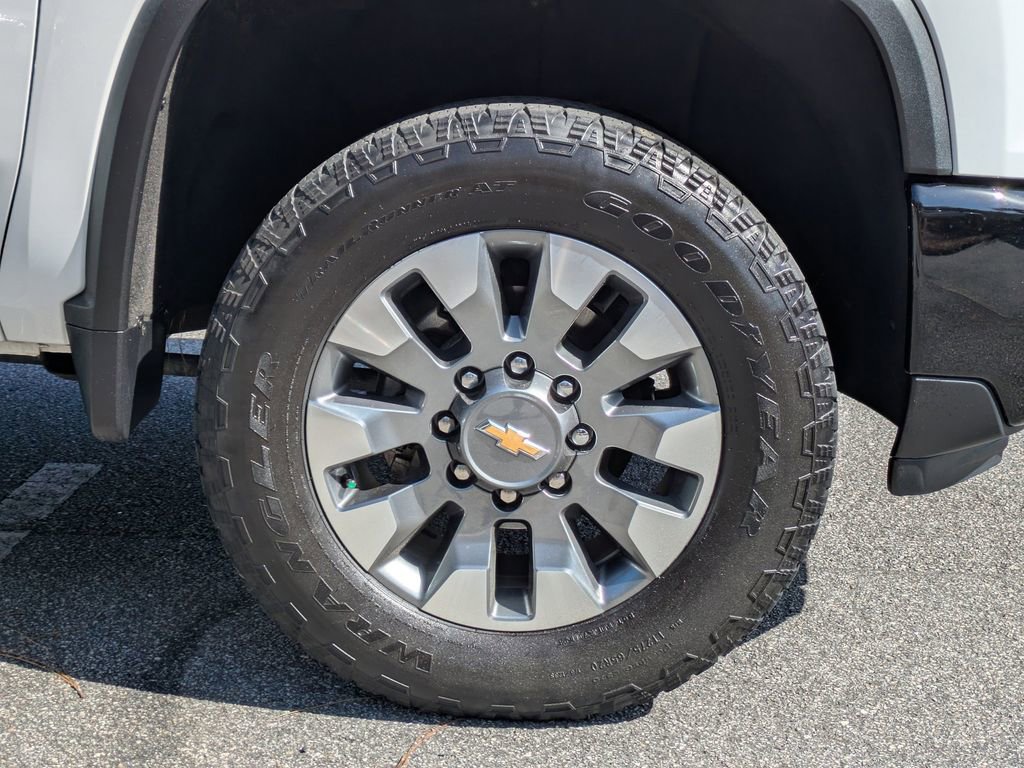 Used 2024 Chevrolet Silverado 2500 Custom w/ Custom Convenience Package image 12