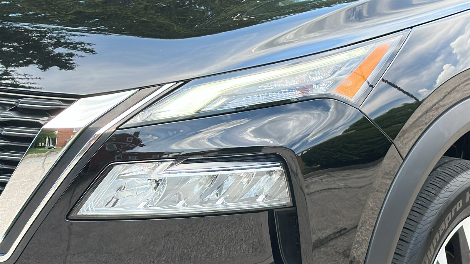 Certified 2023 Nissan Rogue SV w/ SV Premium B Package AWD/4WD image 4