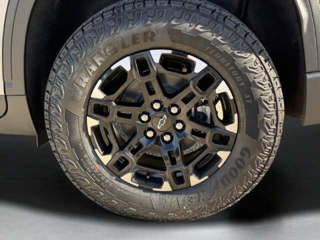 New 2027 Chevrolet Traverse Z71 w/ Enhanced Driving Package AWD/4WD image 14