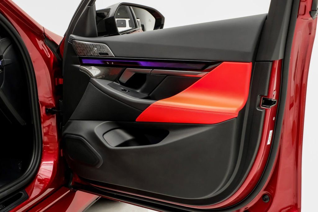 Used 2025 BMW M5 w/ Carbon Package image 37