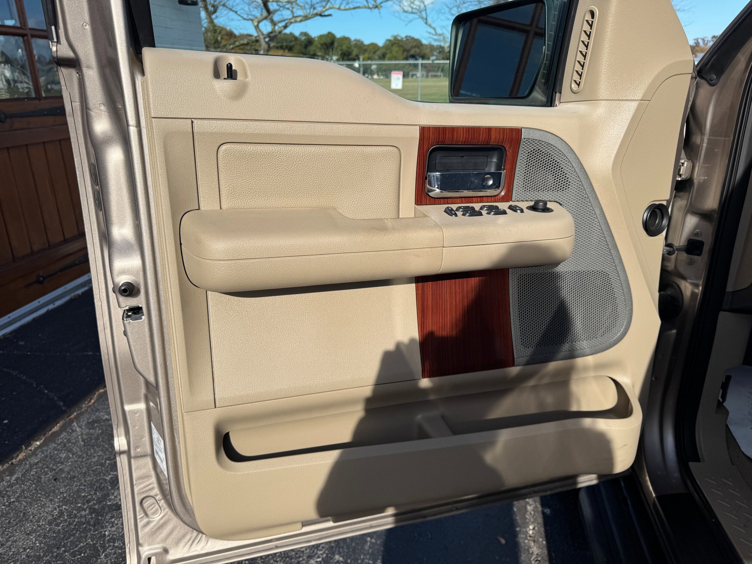 Used 2005 Ford F150 FX4 AWD/4WD image 8