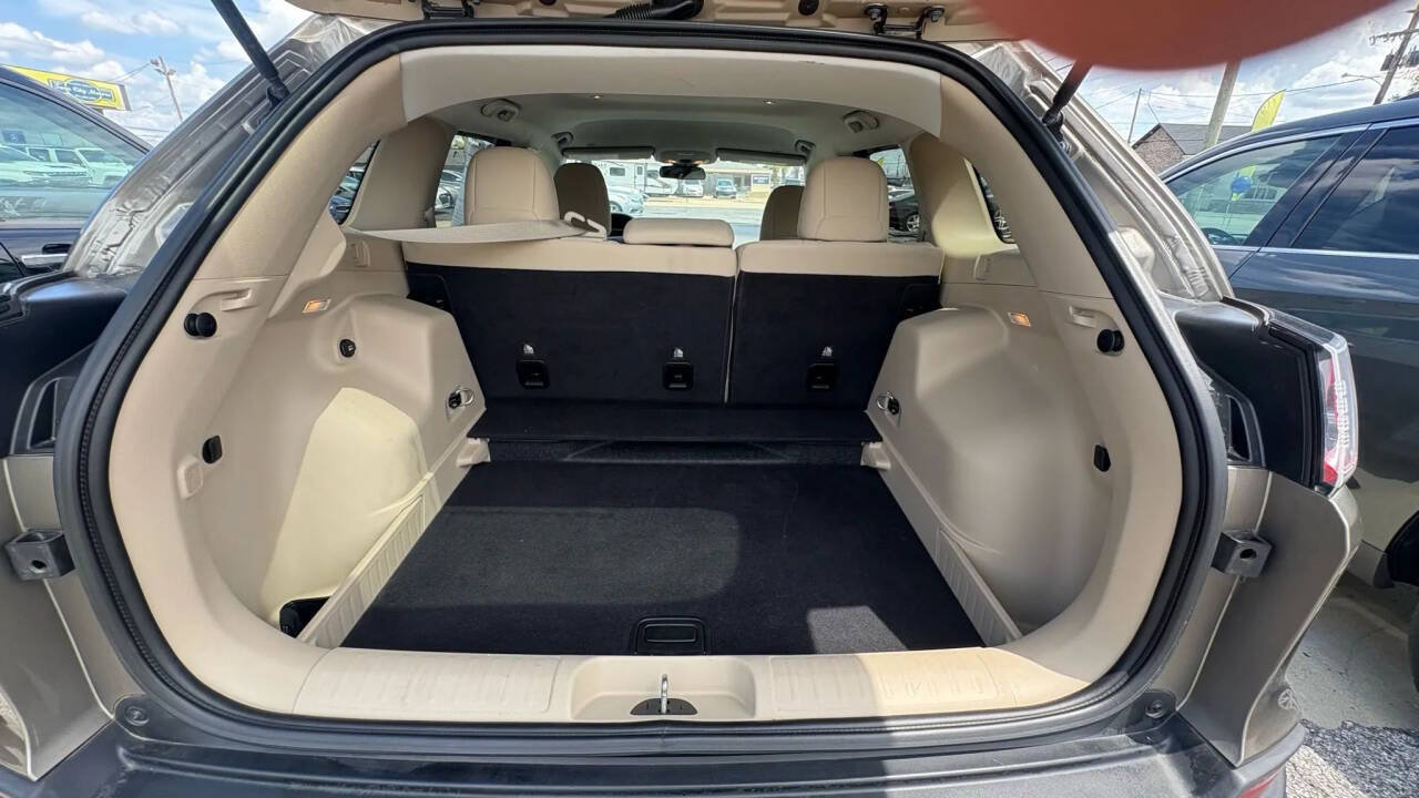 Used 2019 Jeep Cherokee Latitude w/ Popular Appearance Group image 8