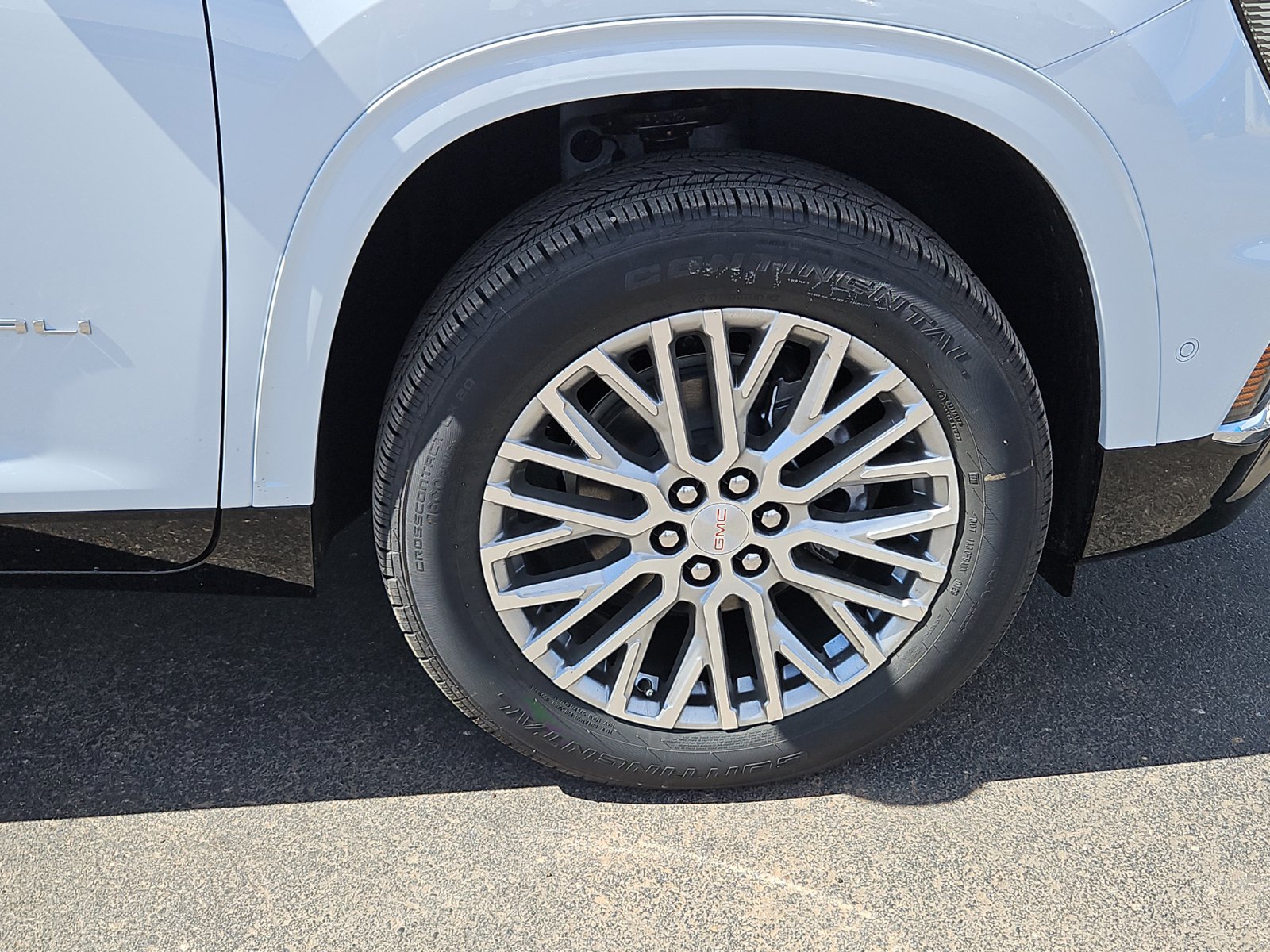 New 2026 GMC Acadia Denali w/ Super Cruise Package image 6