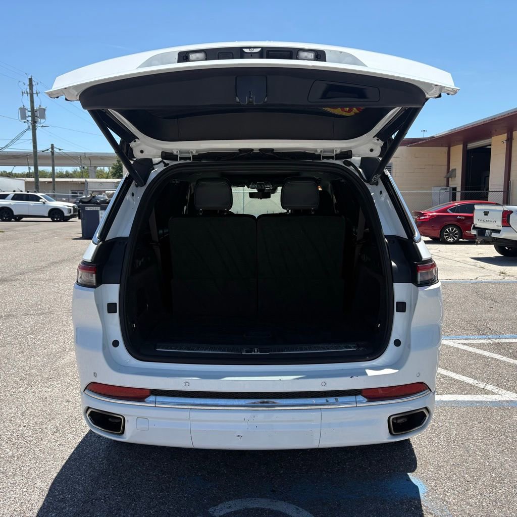 Used 2022 Jeep Grand Cherokee L Overland w/ Luxury Tech Group IV image 13