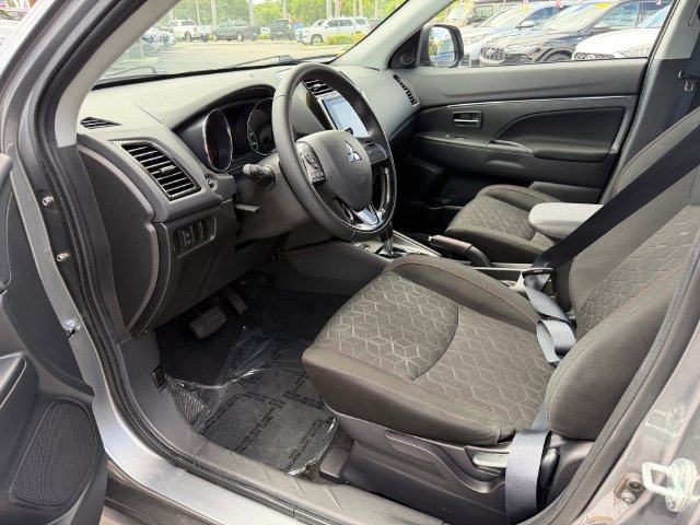 Used 2025 Mitsubishi Outlander Sport AWD image 11