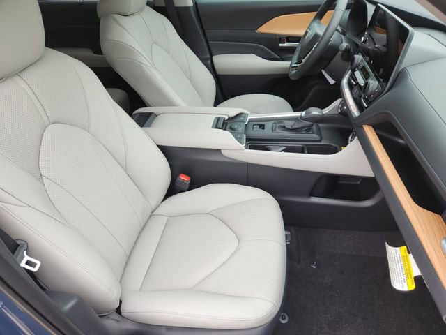 New 2026 Toyota Grand Highlander FWD image 12