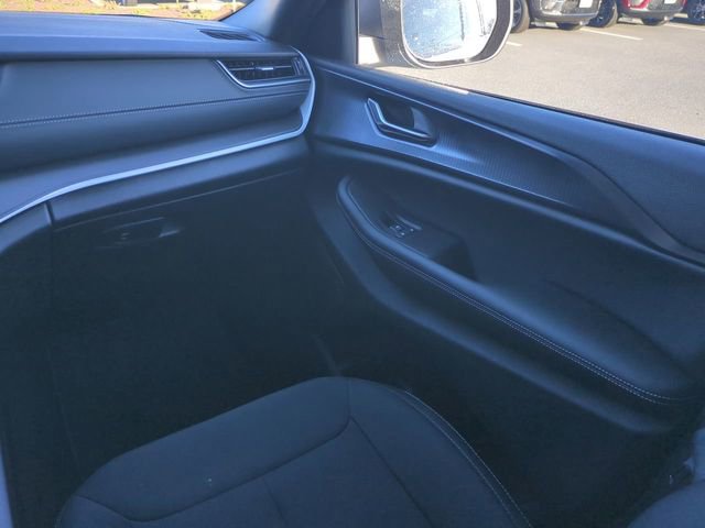 New 2025 Jeep Grand Cherokee Laredo X w/ Trailer Tow Package image 17