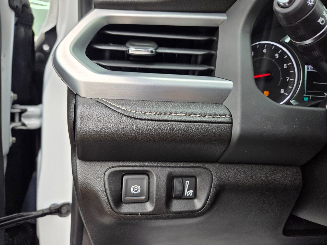 Used 2018 GMC Acadia SLE w/ LPO, Floor Liner Package image 32