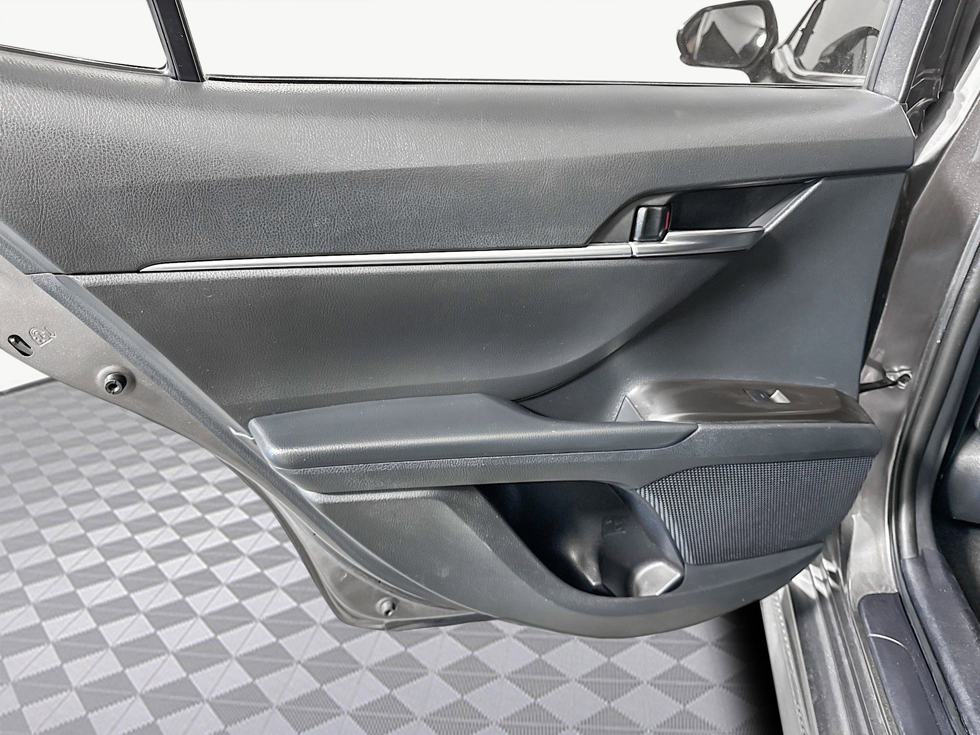 Used 2022 Toyota Camry SE image 25