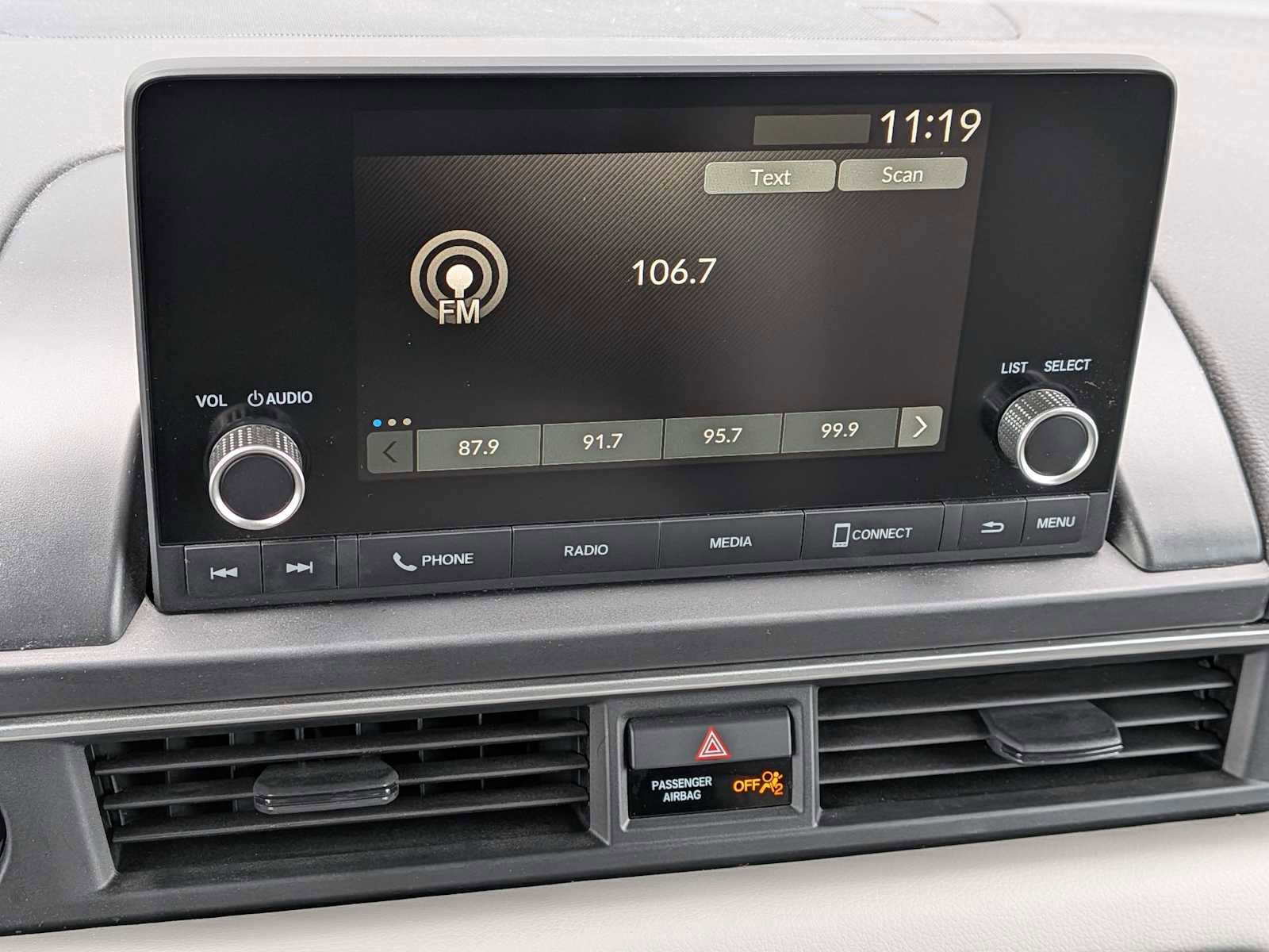 Certified 2023 Honda Pilot LX image 26