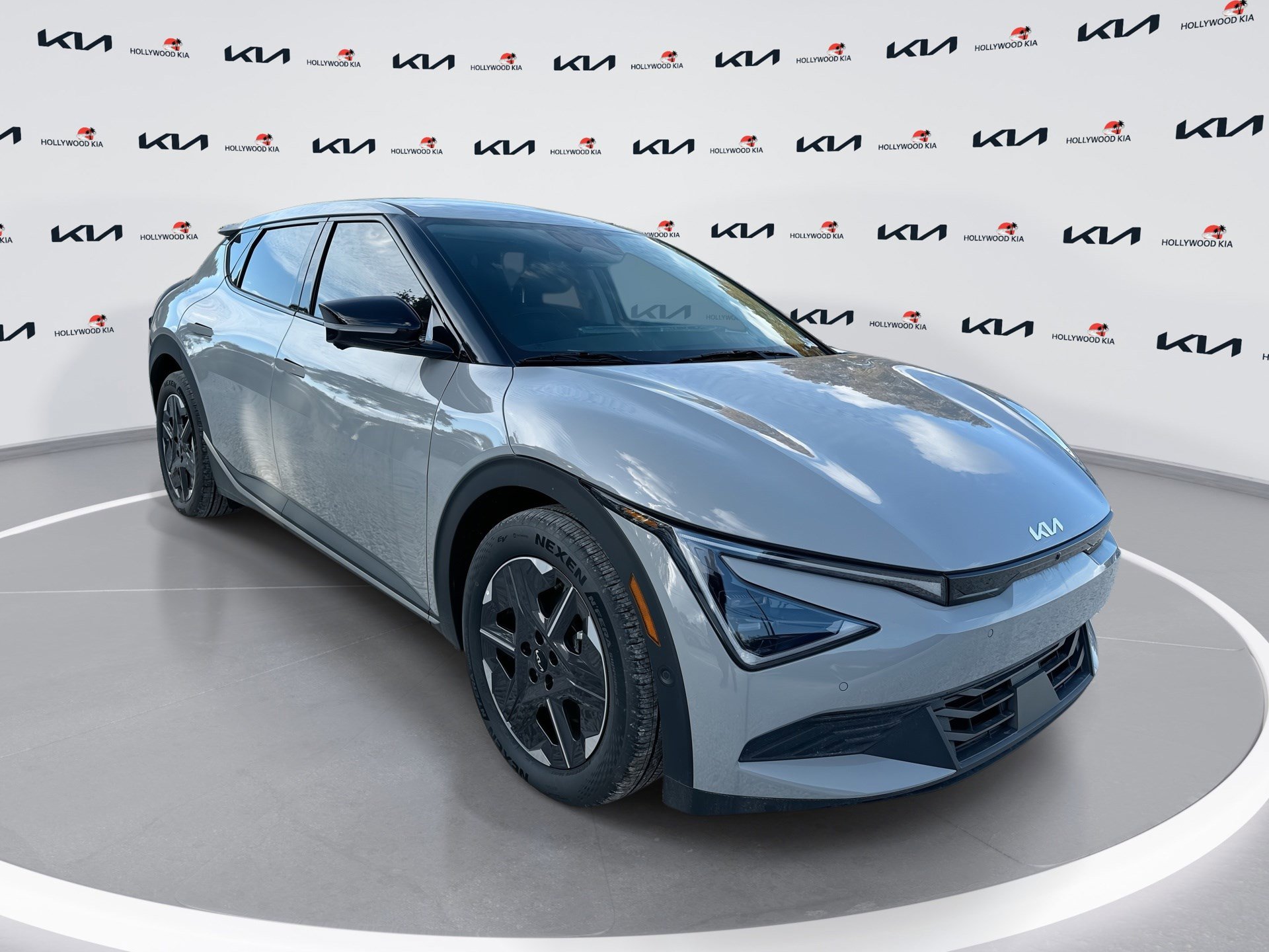 New 2025 Kia EV6 Light w/ Light LR Technology Package