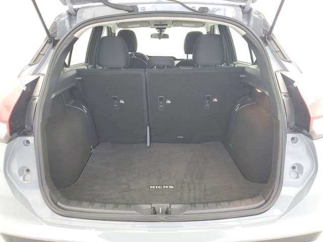 Used 2024 Nissan Kicks SR FWD image 11