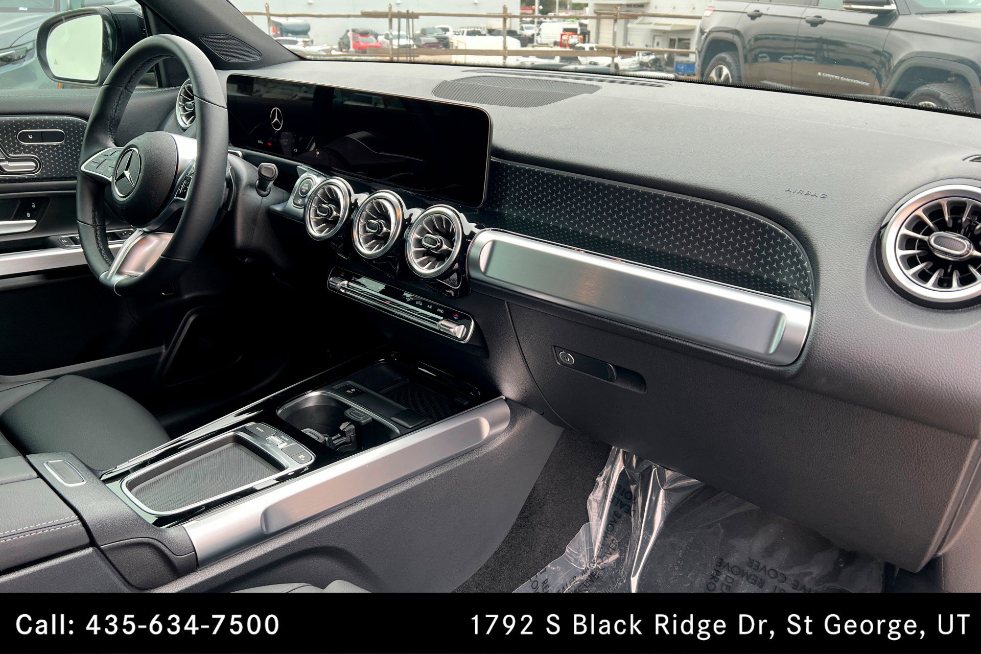 Certified 2025 Mercedes-Benz GLB 250 4MATIC image 24