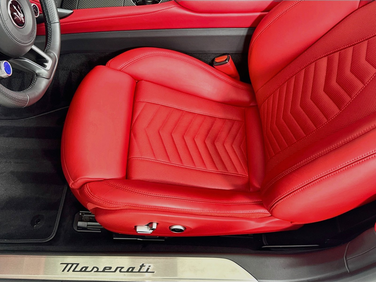 Used 2024 Maserati GranCabrio Trofeo AWD/4WD image 19