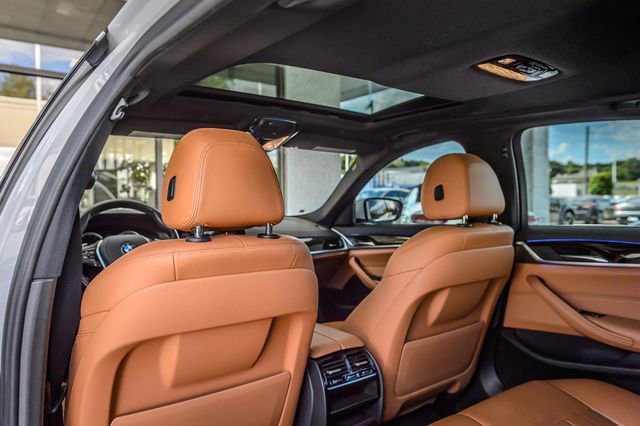Used 2018 BMW 540i w/ Premium Package RWD image 42