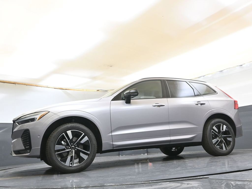 New 2026 Volvo XC60 B5 Plus w/ Climate Package image 37