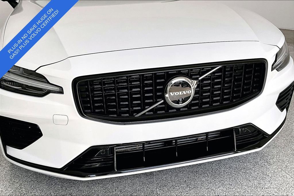 Certified 2025 Volvo S60 T8 Plus AWD/4WD image 38