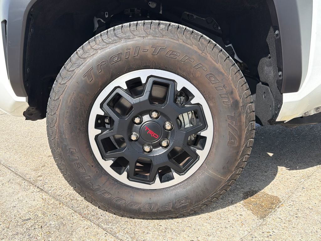 Used 2025 Toyota Tacoma TRD Off-Road AWD/4WD image 29