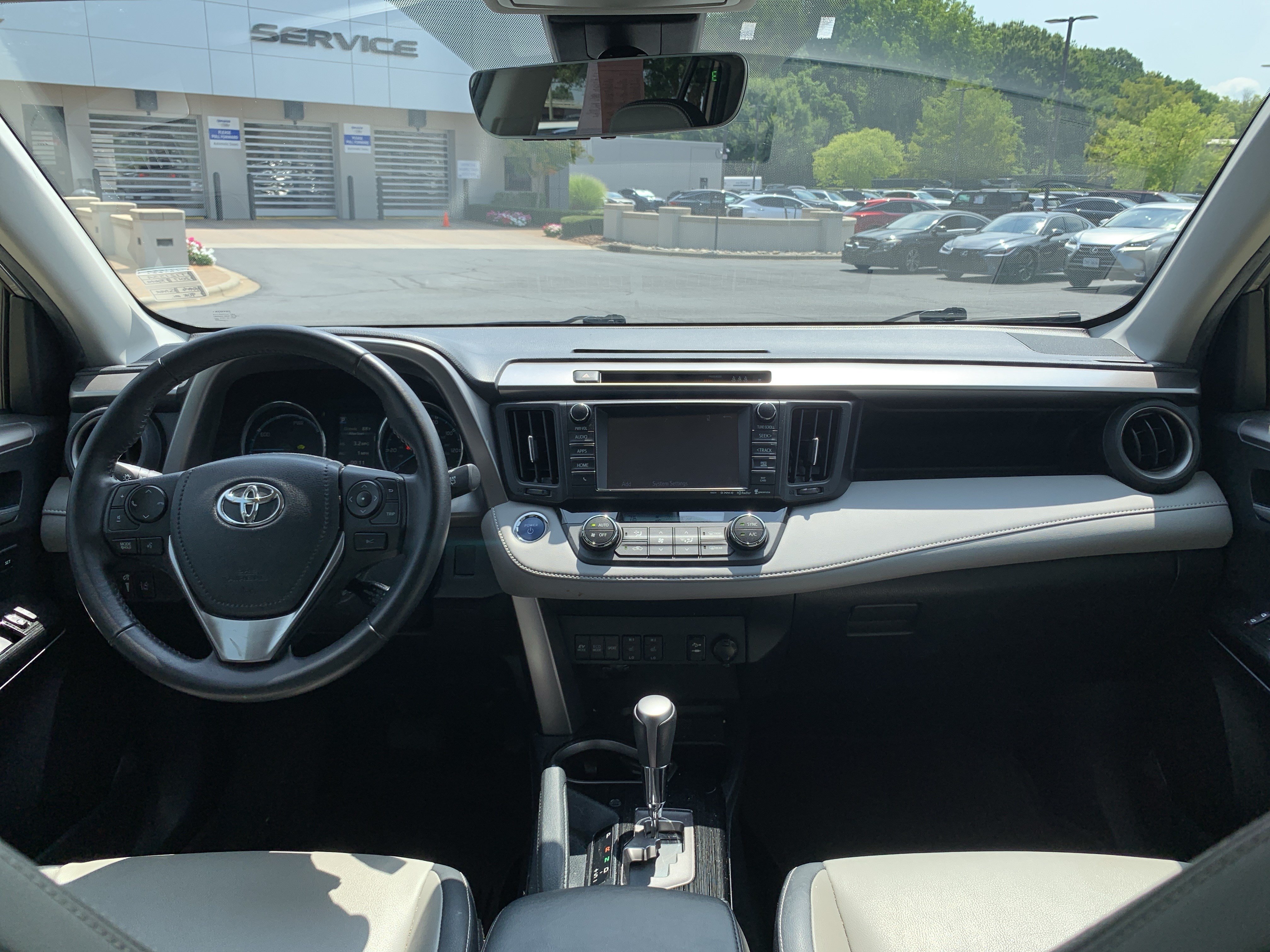 Used 2017 Toyota RAV4 Limited AWD/4WD image 30