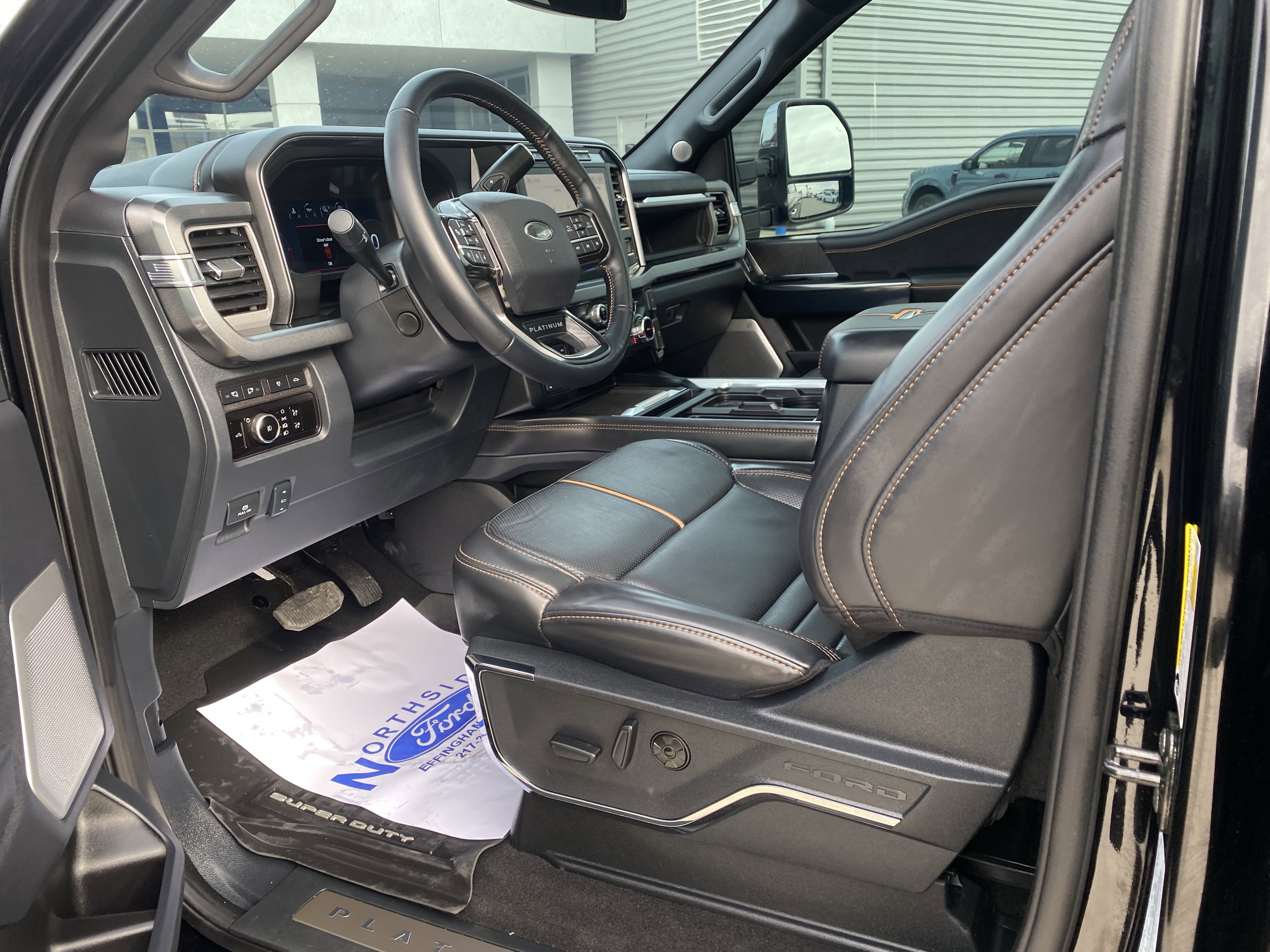 Used 2024 Ford F250 Platinum image 13