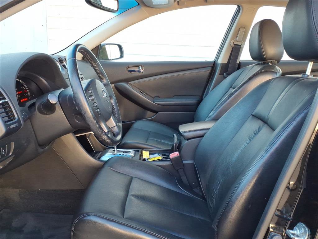 Used 2012 Nissan Altima 3.5 SR w/ Sport Pkg FWD image 7