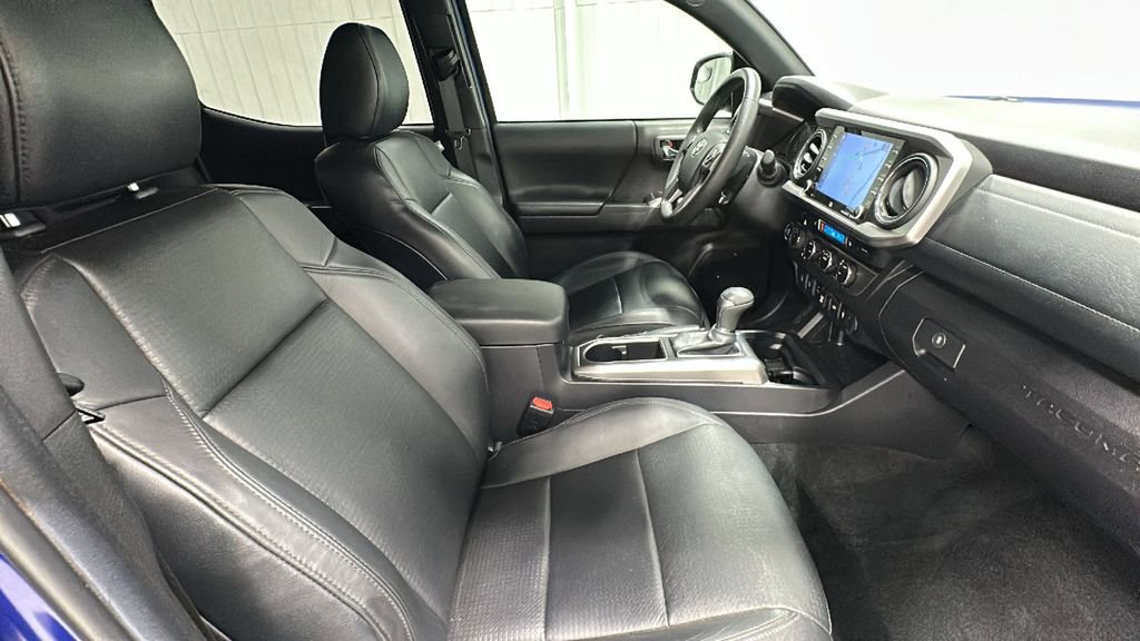Used 2023 Toyota Tacoma Limited image 15