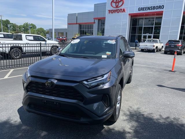 Used 2025 Toyota RAV4 XLE AWD/4WD image 4