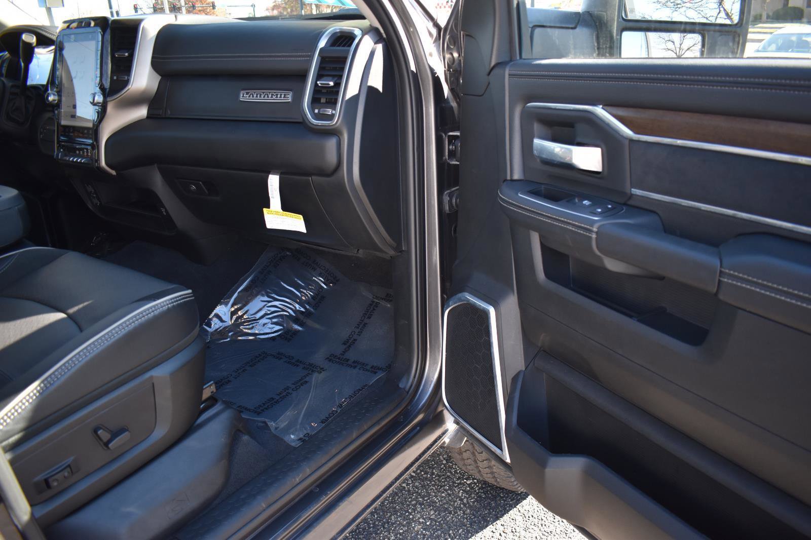 Used 2024 RAM 2500 Laramie w/ Safety Group image 14