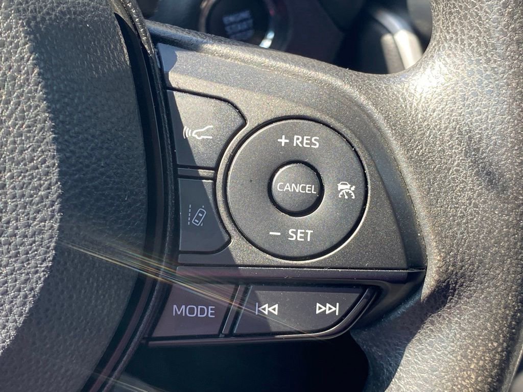 Used 2022 Toyota RAV4 XLE FWD image 28