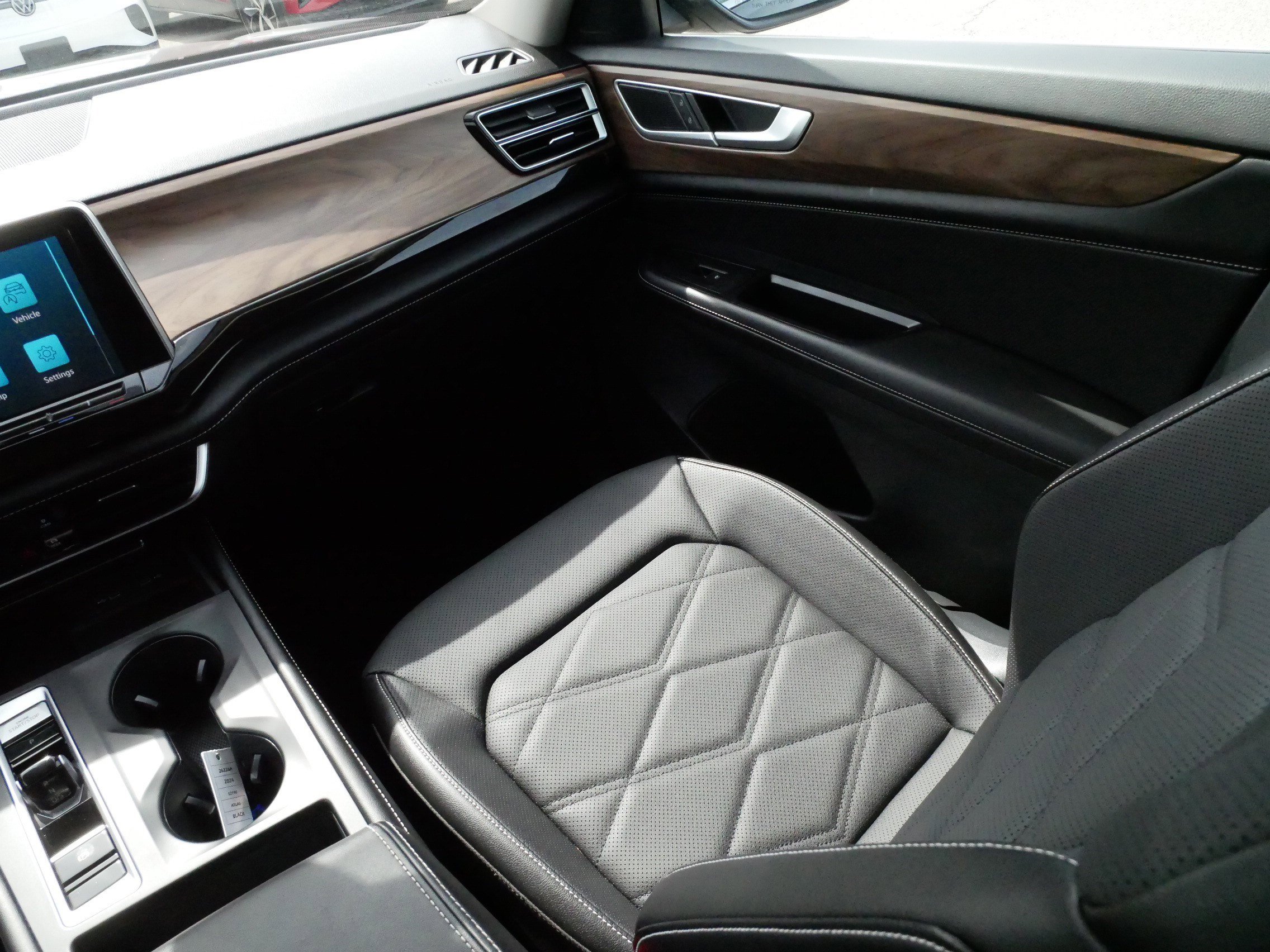 Certified 2024 Volkswagen Atlas SE image 11