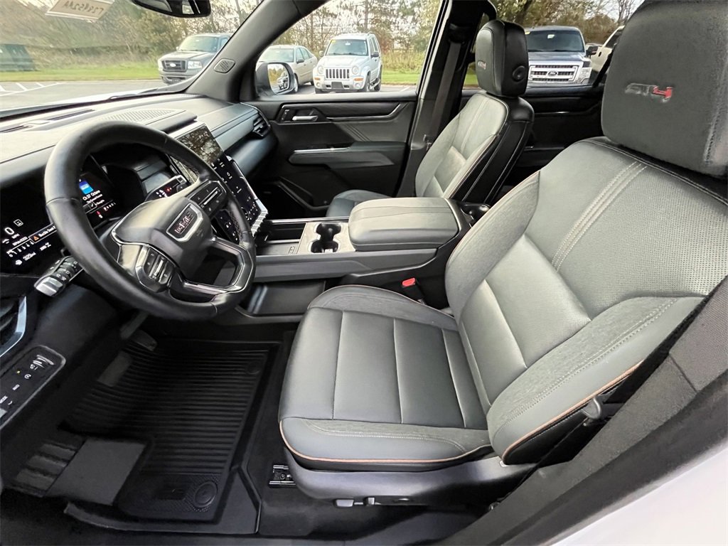 Used 2025 GMC Acadia AT4 image 12