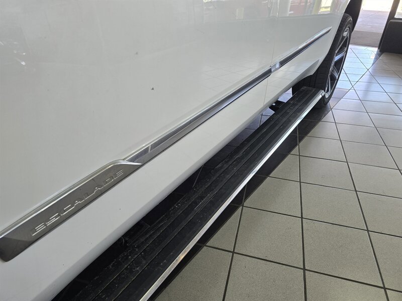 Used 2016 Cadillac Escalade ESV Premium AWD/4WD image 35