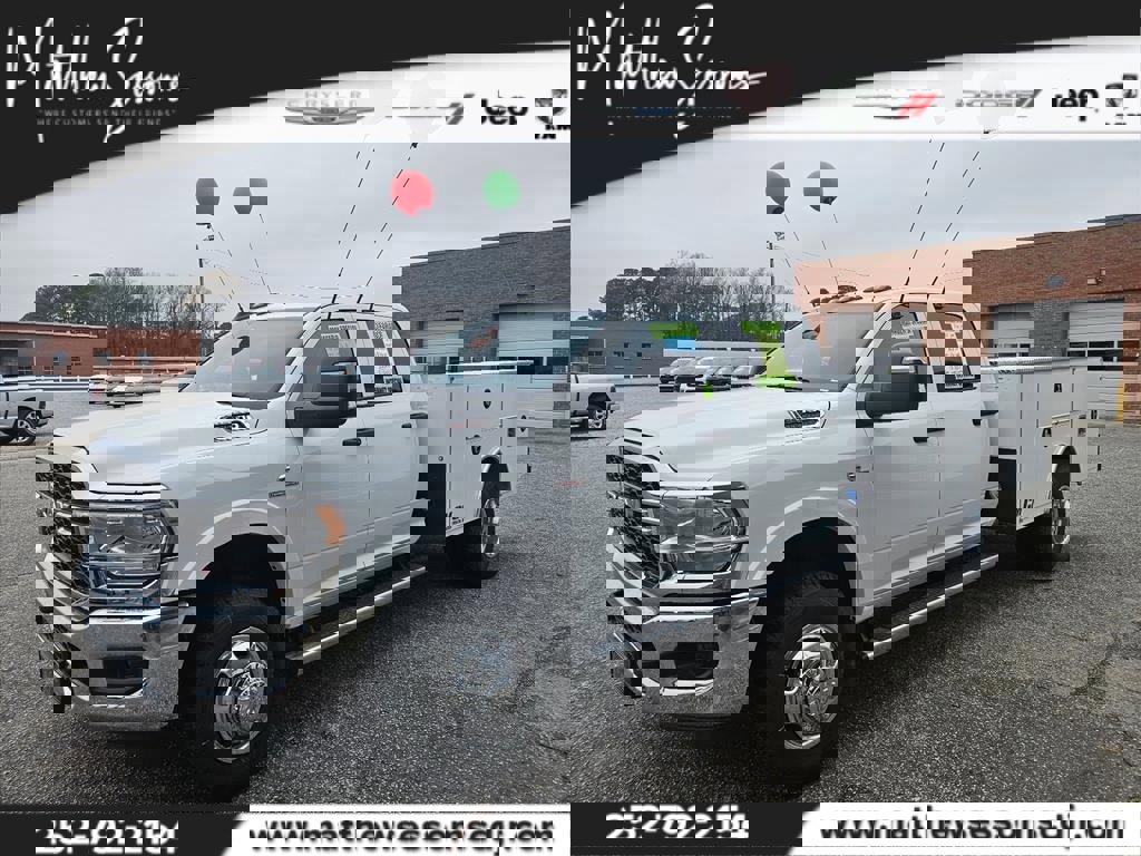 New 2024 RAM 3500 Tradesman w/ Chrome Appearance Group image 1