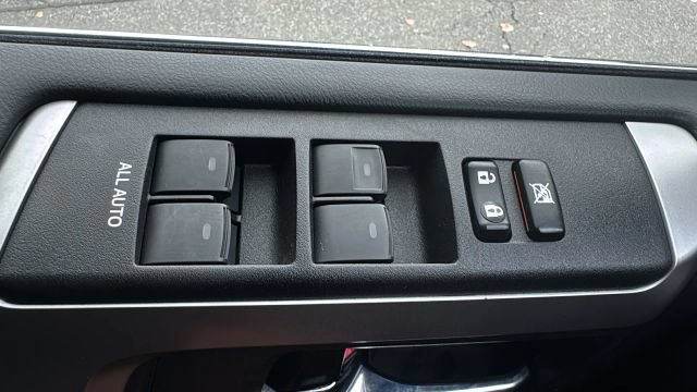 Used 2018 Toyota 4Runner Limited AWD/4WD image 13