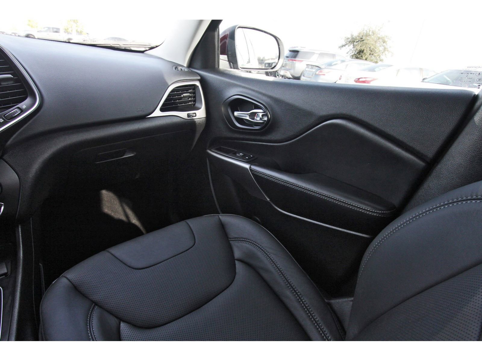 Used 2021 Jeep Cherokee Latitude Lux image 13