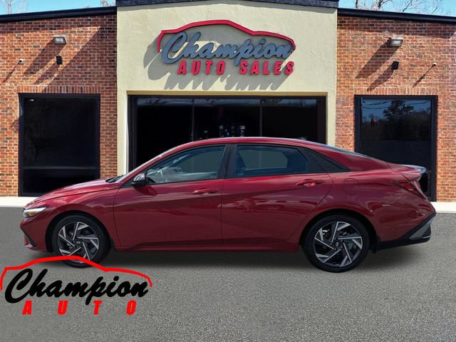 Used 2025 Hyundai Elantra Sport FWD image 8