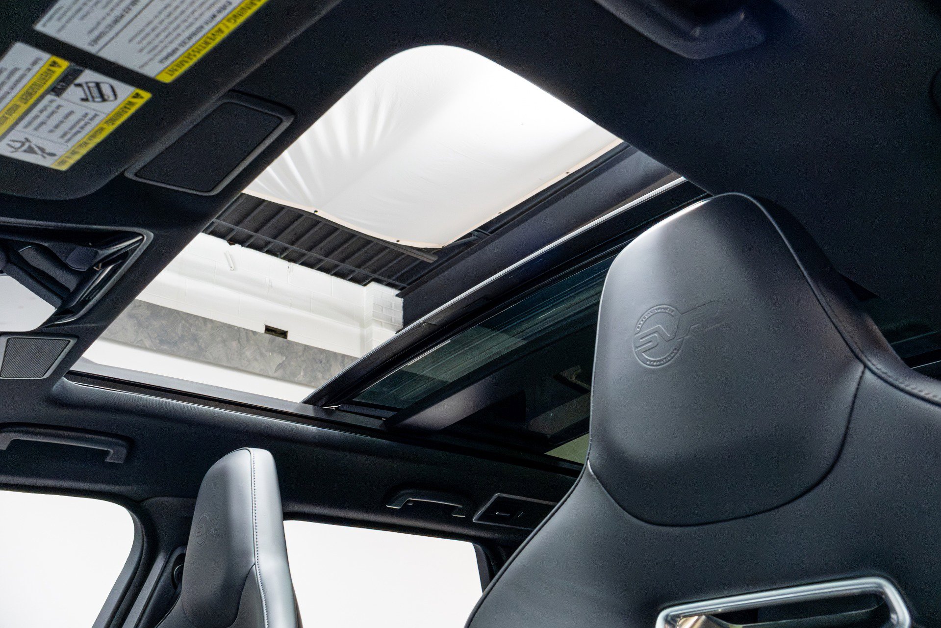 Used 2022 Land Rover Range Rover Sport SVR image 39